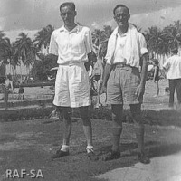 Seletar_1949_Dad_and_friend