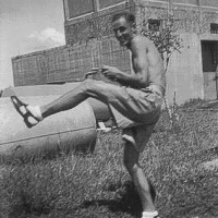 Seletar_1949_Dad_pitching